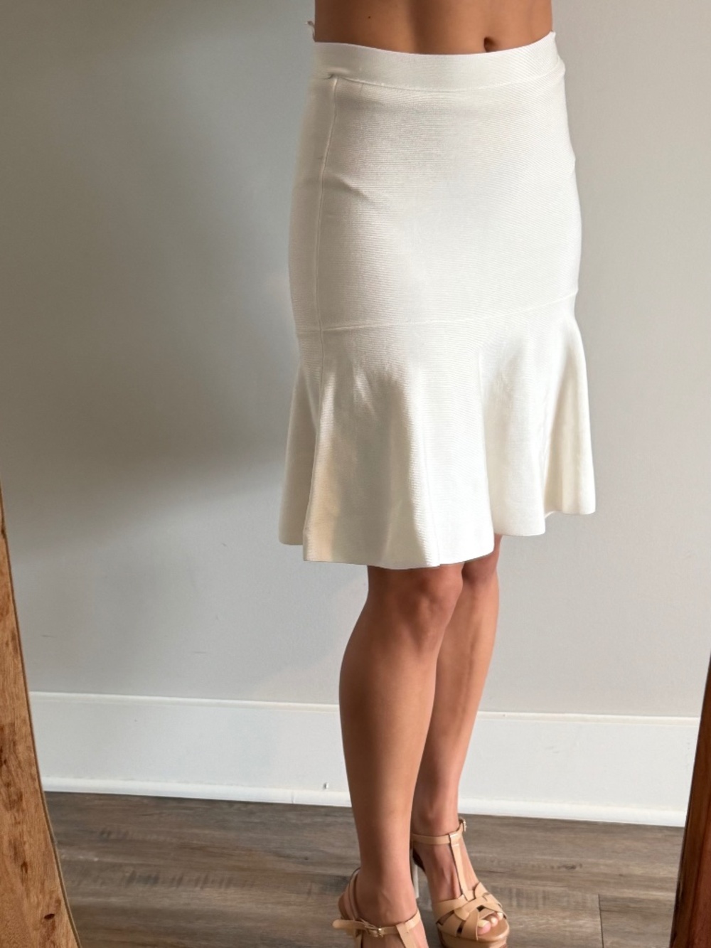 white color skirt